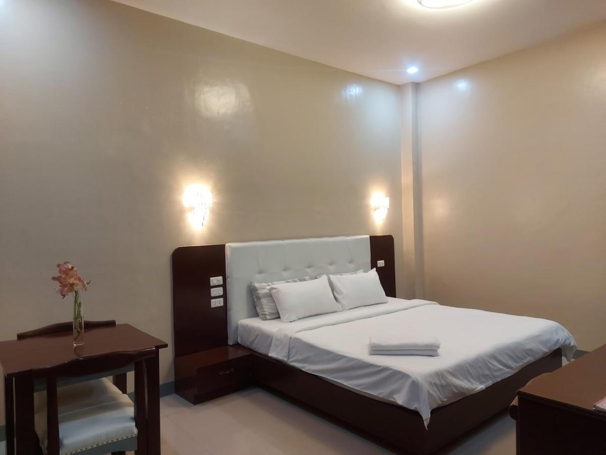 B&S Orchids Suites Hotel Dipolog Esterno foto