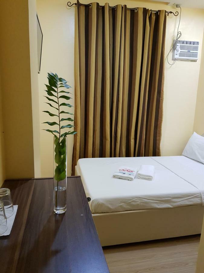 B&S Orchids Suites Hotel Dipolog Esterno foto