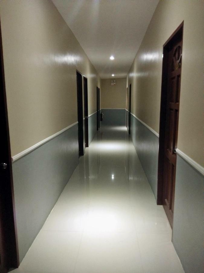 B&S Orchids Suites Hotel Dipolog Esterno foto