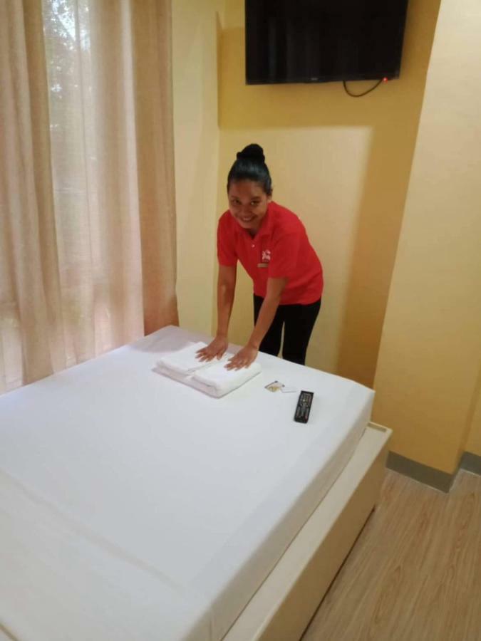 B&S Orchids Suites Hotel Dipolog Esterno foto